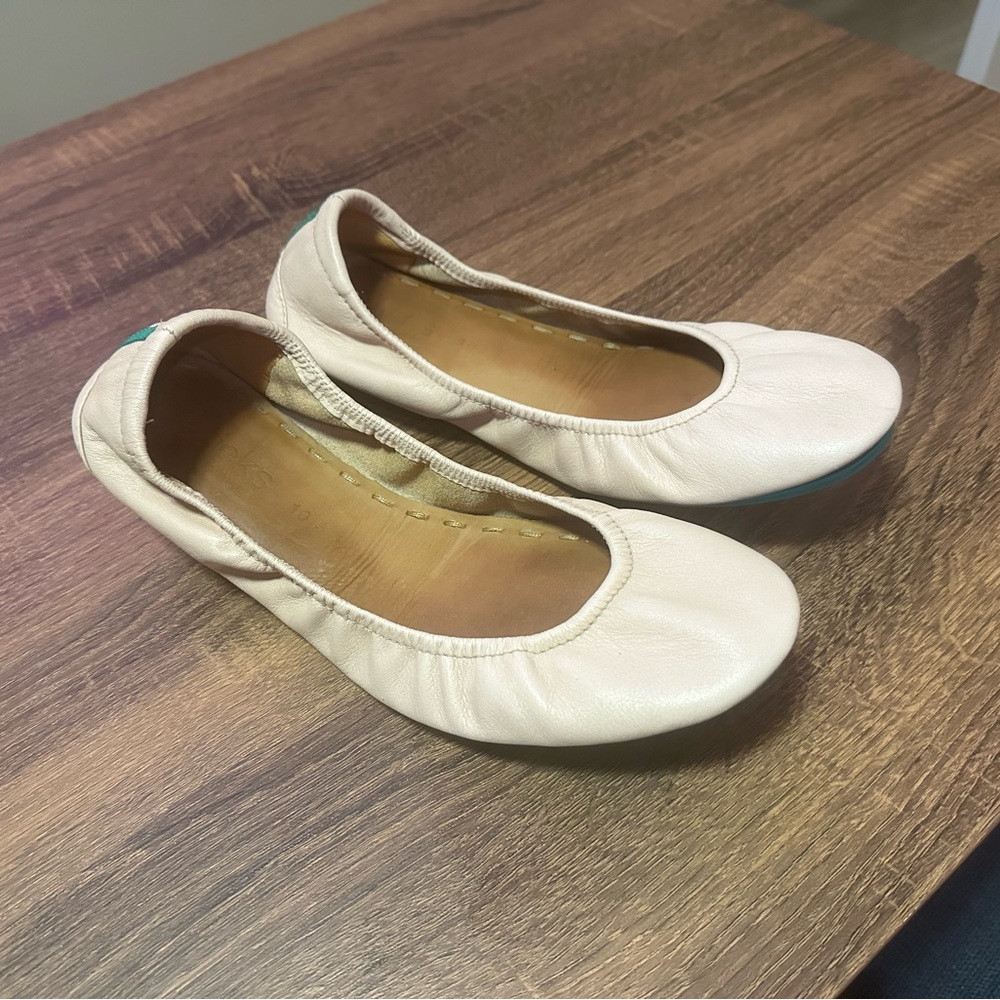 Tieks Cream Ballet Flats 10